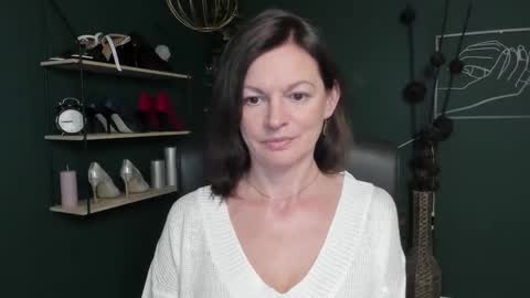 Snapshot of vivian_dream chatting on September 24, 8:28 am Vivian online show from September 24, 8:28 am