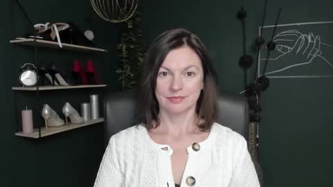 Snapshot of vivian_dream chatting on October 10, 7:51 am Vivian online show from October 10, 7:51 am