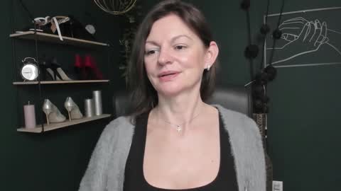 Snapshot of vivian_dream chatting on October 16, 6:25 am Vivian online show from October 16, 6:25 am