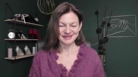 Snapshot of vivian_dream chatting on October 22, 5:52 am Vivian online show from October 22, 5:52 am