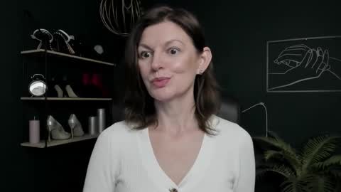 Snapshot of vivian_dream chatting on November 3, 6:47 am Vivian online show from November 3, 6:47 am