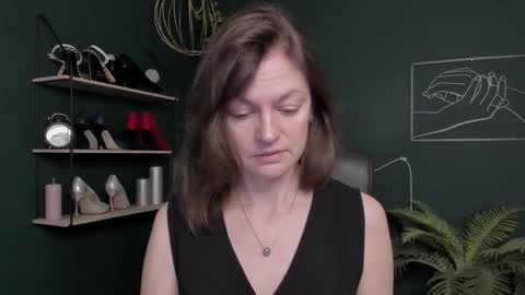 Snapshot of vivian_dream chatting on November 4, 6:56 am Vivian online show from November 4, 6:56 am