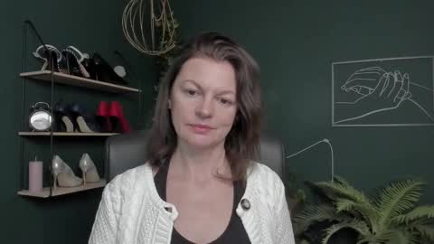 Snapshot of vivian_dream chatting on November 10, 7:40 am Vivian online show from November 10, 7:40 am