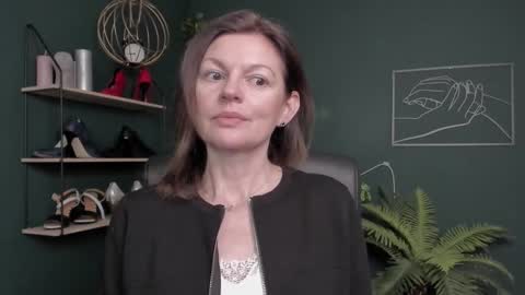 Snapshot of vivian_dream chatting on November 12, 9:10 am Vivian online show from November 12, 9:10 am