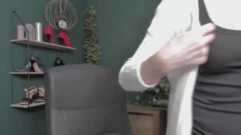 Snapshot of vivian_dream chatting on November 14, 8:13 am Vivian online show from November 14, 8:13 am