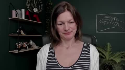 Snapshot of vivian_dream chatting on November 22, 8:13 am Vivian online show from November 22, 8:13 am