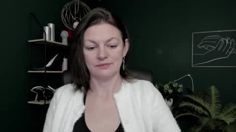Vivian online show from February 16, 7:48 am