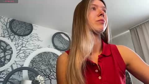 Vivian Evans online show from June 18, 1:28 am