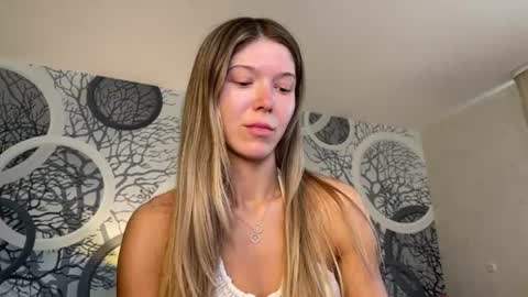 Vivian Evans online show from June 22, 3:25 am