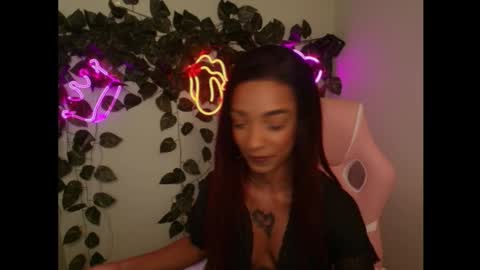 Vivian online show from February 10, 8:24 pm