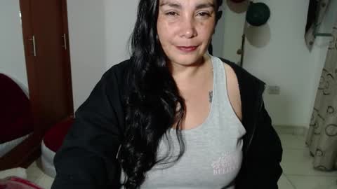 Snapshot of vivian_milf_paint chatting on September 16, 3:40 am vivian_milf_paint online show from September 16, 3:40 am