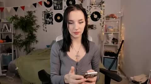 vivian_qwerty online show from December 25, 4:12 am