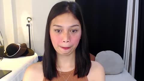 Vivian online show from December 16, 8:05 pm