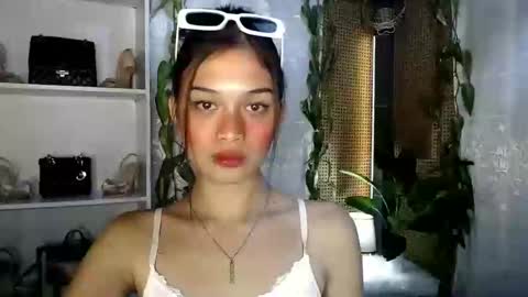 Vivian online show from January 8, 1:00 am