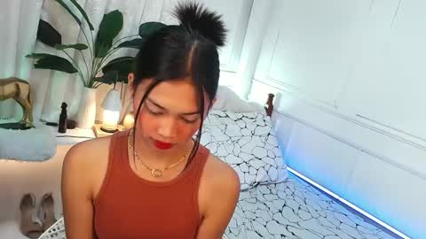 Vivian online show from March 8, 10:13 pm