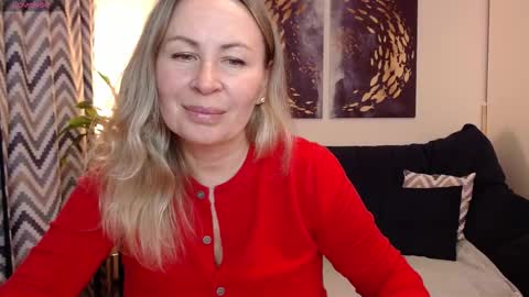 Vivian online show from October 12, 5:45 pm