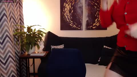 Vivian online show from October 19, 5:57 pm