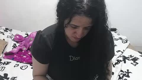Snapshot of vivian_walt_ chatting on December 8, 5:29 am melissa online show from December 8, 5:29 am
