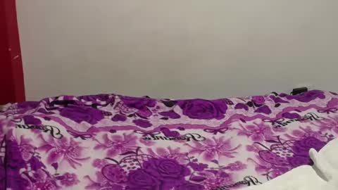 Snapshot of vivian_walt_ chatting on February 27, 3:36 am melissa online show from February 27, 3:36 am