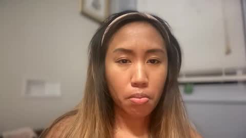 Snapshot of viviandela97 chatting on May 9, 1:11 am viviandela97 online show from May 9, 1:11 am