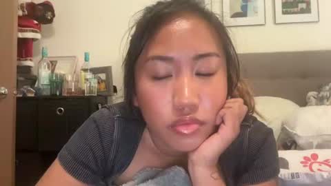 Snapshot of viviandela97 chatting on June 15, 9:39 pm viviandela97 online show from June 15, 9:39 pm