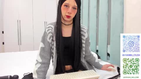 Vivian online show from December 18, 3:23 am