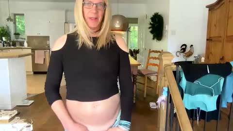 Snapshot of viviannexxx2022 chatting on May 30, 1:19 pm Vivlove online show from May 30, 1:19 pm