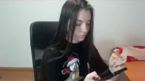Snapshot of vivianngray chatting on December 14, 5:25 pm Vivian Gray online show from December 14, 5:25 pm