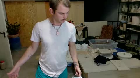 Viv online show from November 7, 7:25 pm