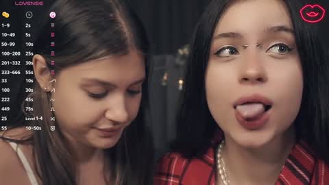 Nelly and Mari online show from December 22, 7:33 am