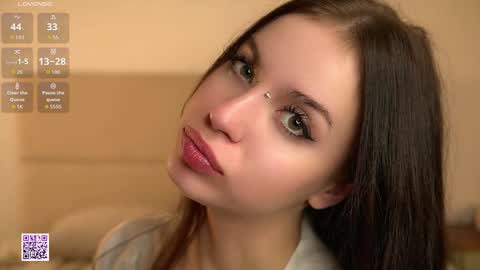 Snapshot of vivid_girls chatting on November 3, 7:42 am Nelly and Mari online show from November 3, 7:42 am