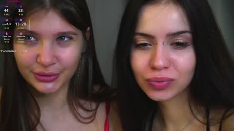 Snapshot of vivid_girls chatting on March 17, 7:23 am Nelly and Mari online show from March 17, 7:23 am