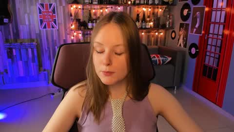 Snapshot of vivienleeigh chatting on December 5, 1:17 pm Vivien online show from December 5, 1:17 pm