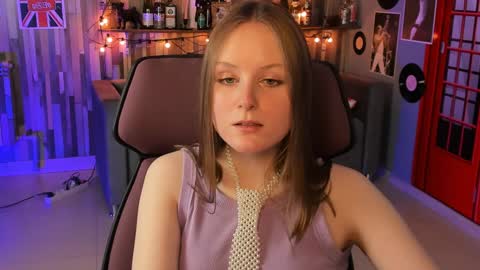 Snapshot of vivienleeigh chatting on December 5, 4:23 pm Vivien online show from December 5, 4:23 pm