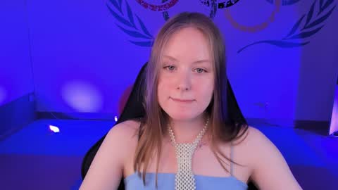 Snapshot of vivienleeigh chatting on December 7, 12:13 pm Vivien online show from December 7, 12:13 pm