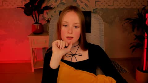 Snapshot of vivienleeigh chatting on December 10, 1:22 pm Vivien online show from December 10, 1:22 pm