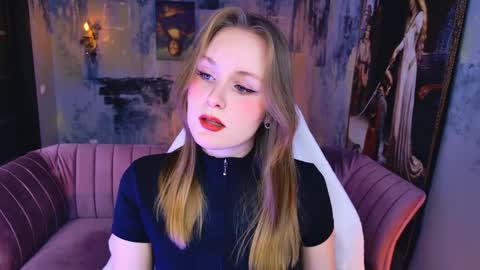 Snapshot of vivienleeigh chatting on March 30, 6:03 am Vivien online show from March 30, 6:03 am