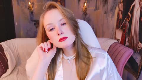 Snapshot of vivienleeigh chatting on April 6, 5:41 am Vivien online show from April 6, 5:41 am