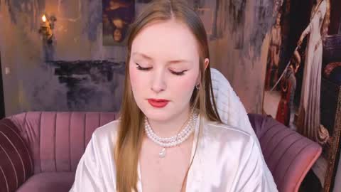 Snapshot of vivienleeigh chatting on April 14, 5:13 am Vivien online show from April 14, 5:13 am