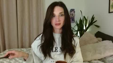 Lillian Rose online show from November 9, 4:00 am