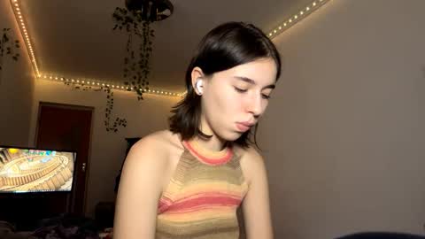 Vivi online show from December 22, 2:14 pm