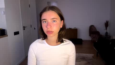 Vivi online show from February 16, 6:09 am