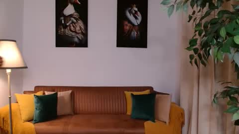 Snapshot of vivienneclement chatting on February 14, 4:59 pm Vivienne online show from February 14, 4:59 pm