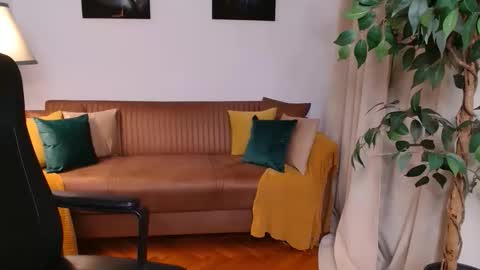 Snapshot of vivienneclement chatting on March 2, 4:36 pm Vivienne online show from March 2, 4:36 pm