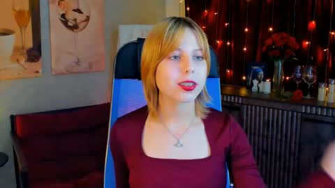 Snapshot of viviennehebert chatting on May 9, 11:04 am Vivienne online show from May 9, 11:04 am
