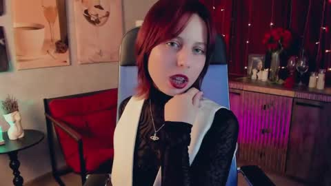 Snapshot of viviennehebert chatting on May 12, 12:57 pm Vivienne online show from May 12, 12:57 pm