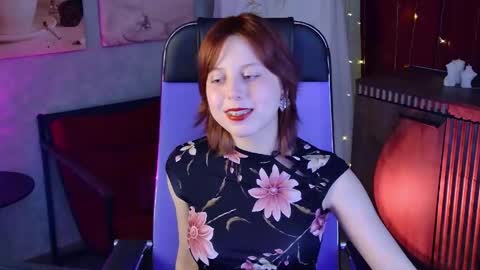 Snapshot of viviennehebert chatting on May 16, 9:50 am Vivienne online show from May 16, 9:50 am