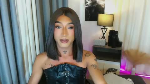Snapshot of viviennekensington chatting on July 21, 4:48 am viviennekensington online show from July 21, 4:48 am
