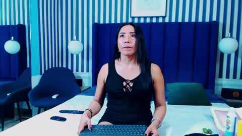 Vivian  online show from September 9, 12:59 pm