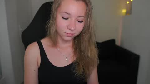 VivienVance online show from June 1, 1:13 pm